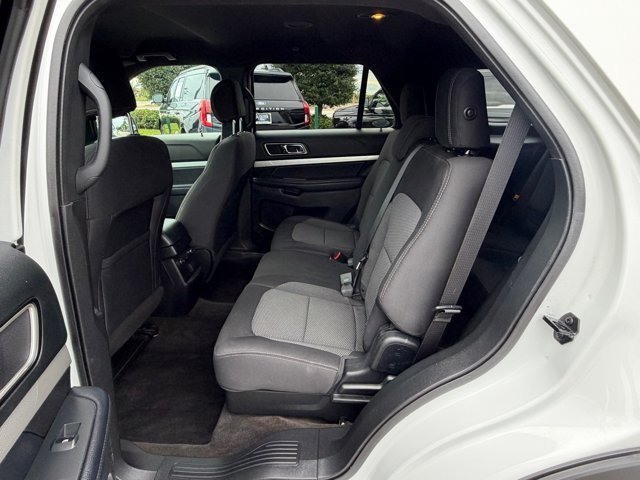 Certified 2017 Ford Explorer XLT FWD image 17