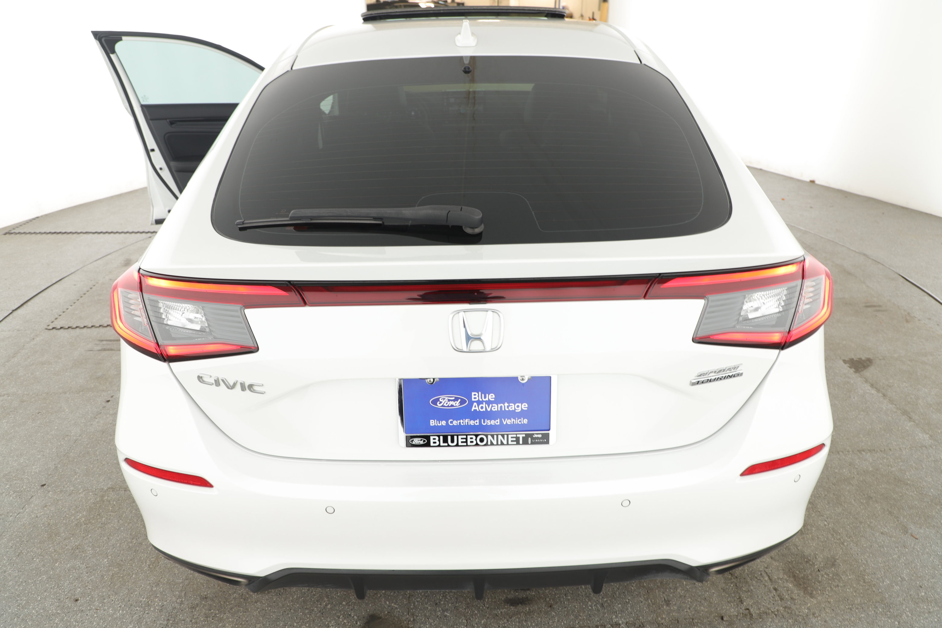 Used 2022 Honda Civic Sport Touring image 4