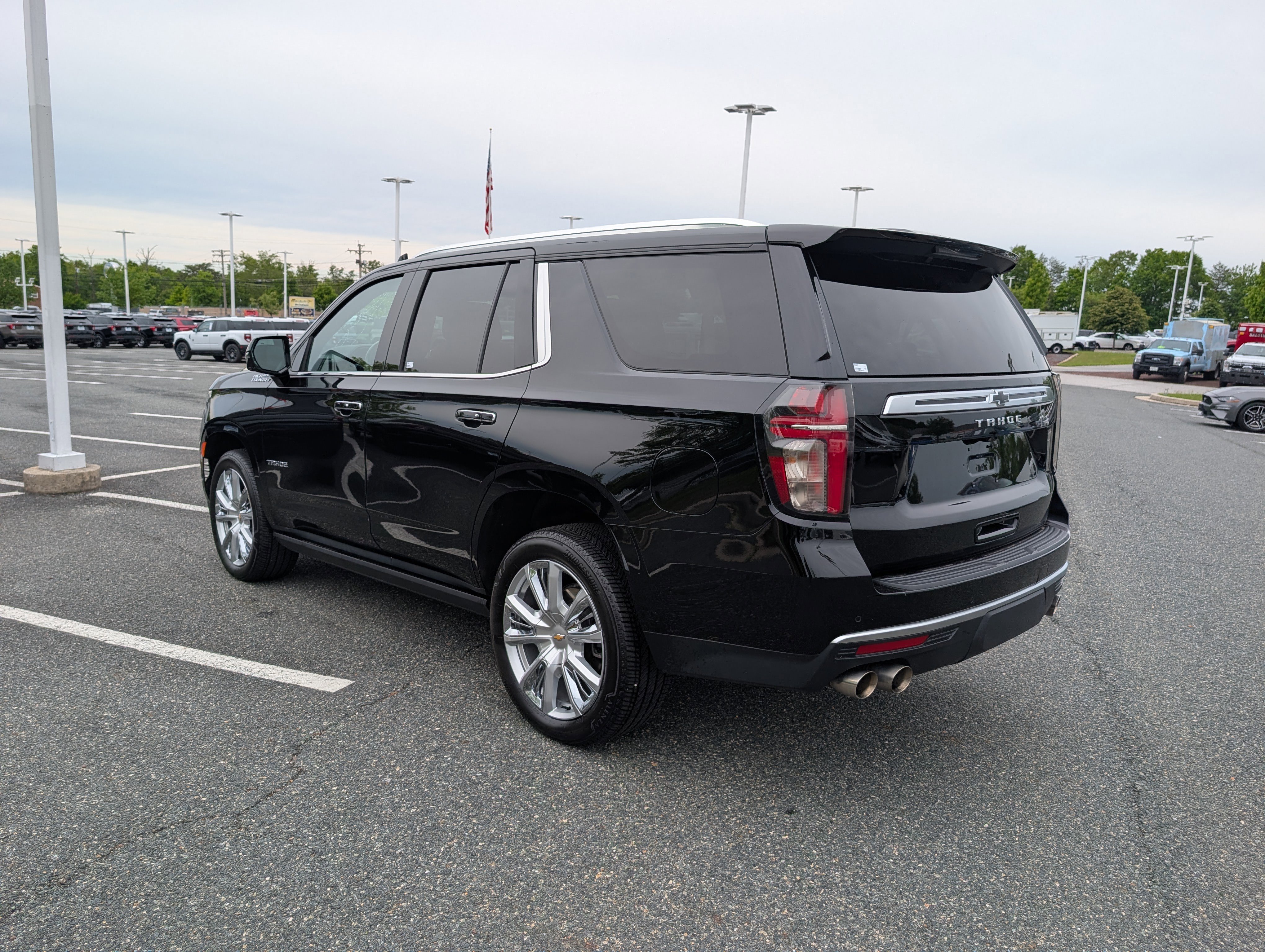 Used 2023 Chevrolet Tahoe High Country w/ Premium Package 2 AWD/4WD image 5