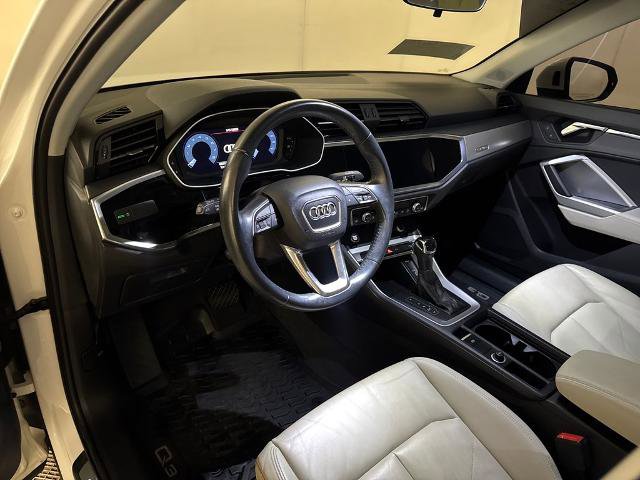 Used 2020 Audi Q3 2.0T Premium w/ Convenience Package AWD/4WD image 5