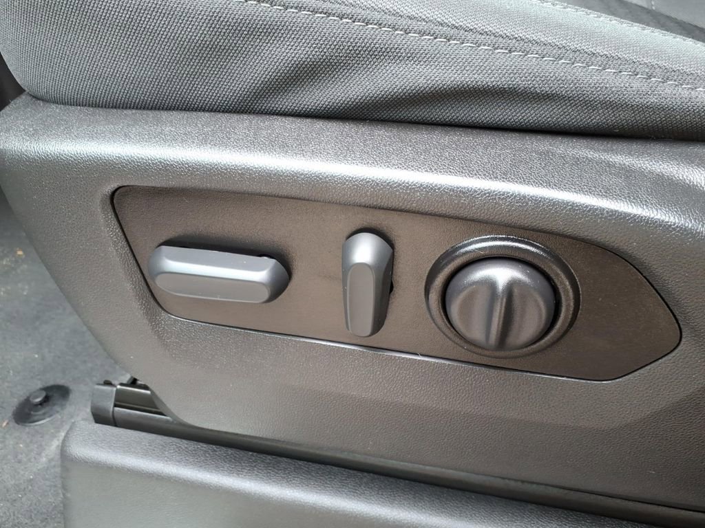 Used 2022 Chevrolet Silverado 1500 LT image 18