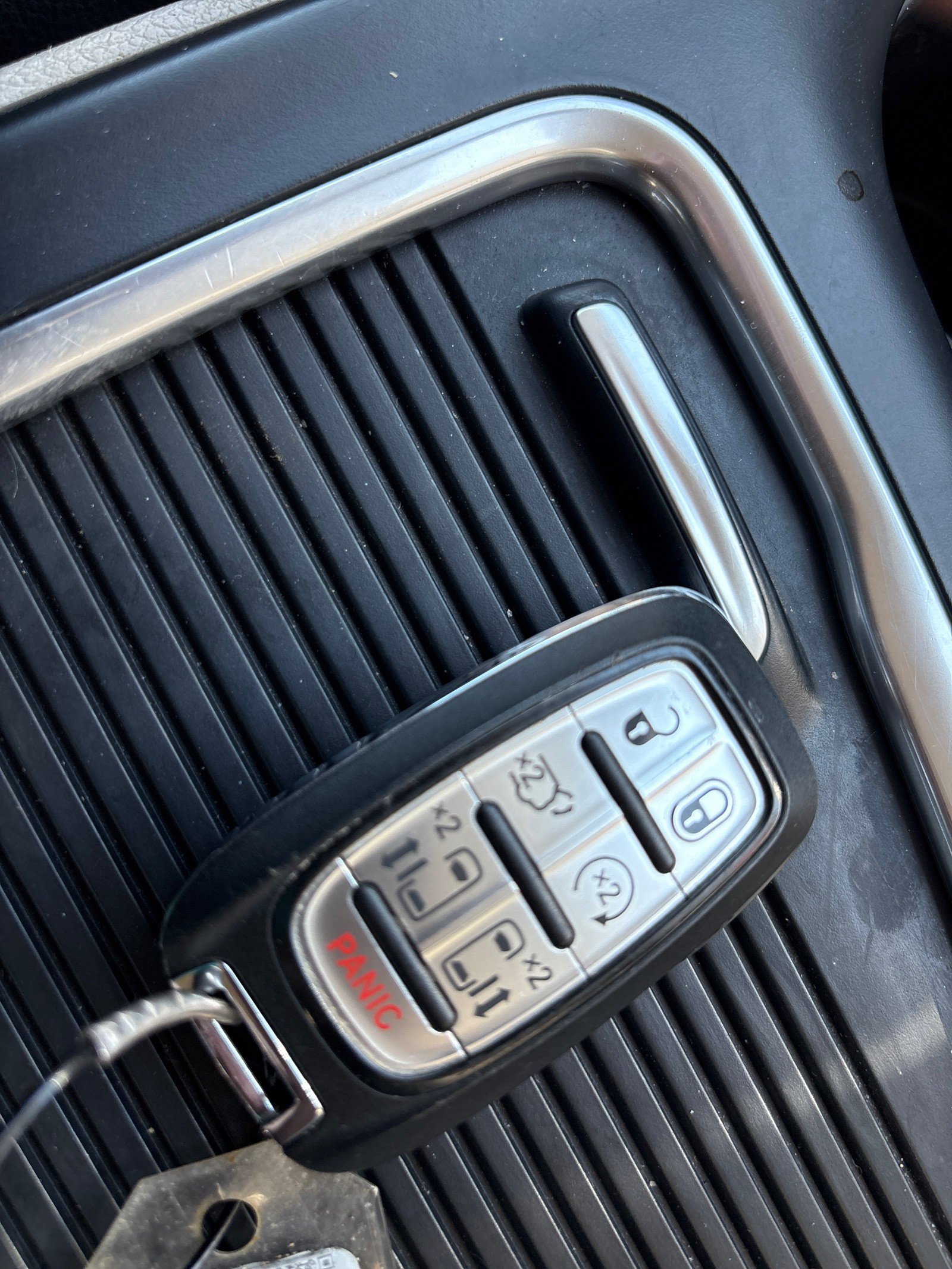 Used 2022 Chrysler Pacifica Touring-L FWD image 18