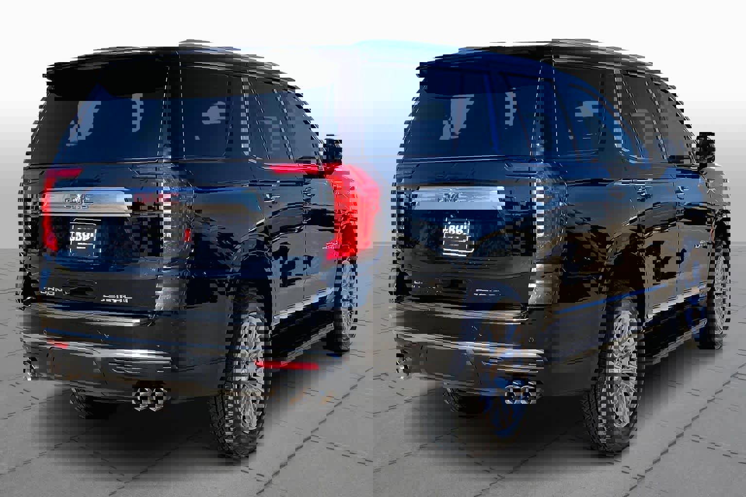 Used 2024 GMC Yukon Denali image 3