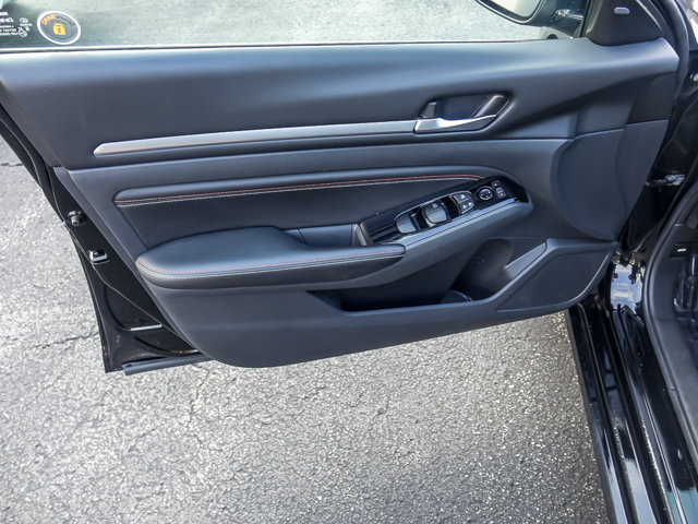 Used 2023 Nissan Altima 2.5 SR AWD/4WD image 22