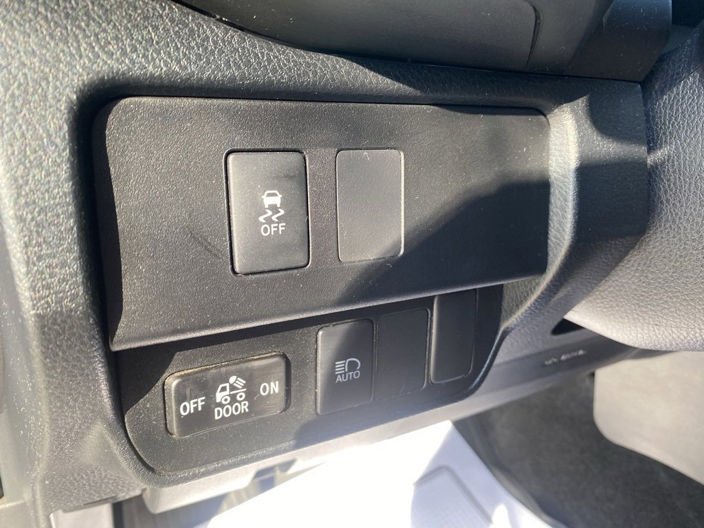 Used 2020 Toyota Tacoma SR image 16