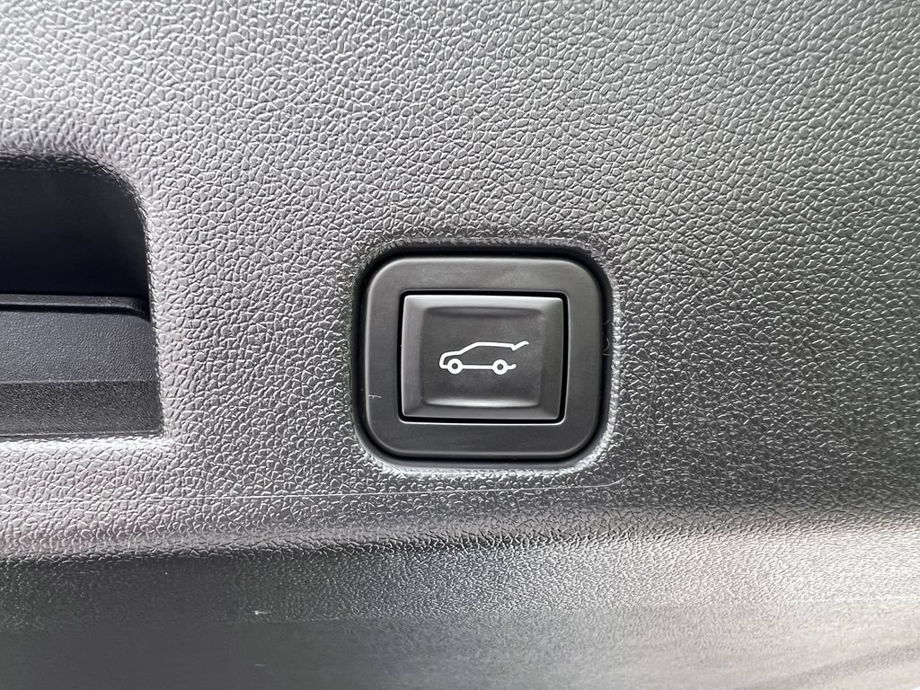 Used 2026 Chevrolet Traverse Z71 w/ Driver Confidence Package AWD/4WD image 16
