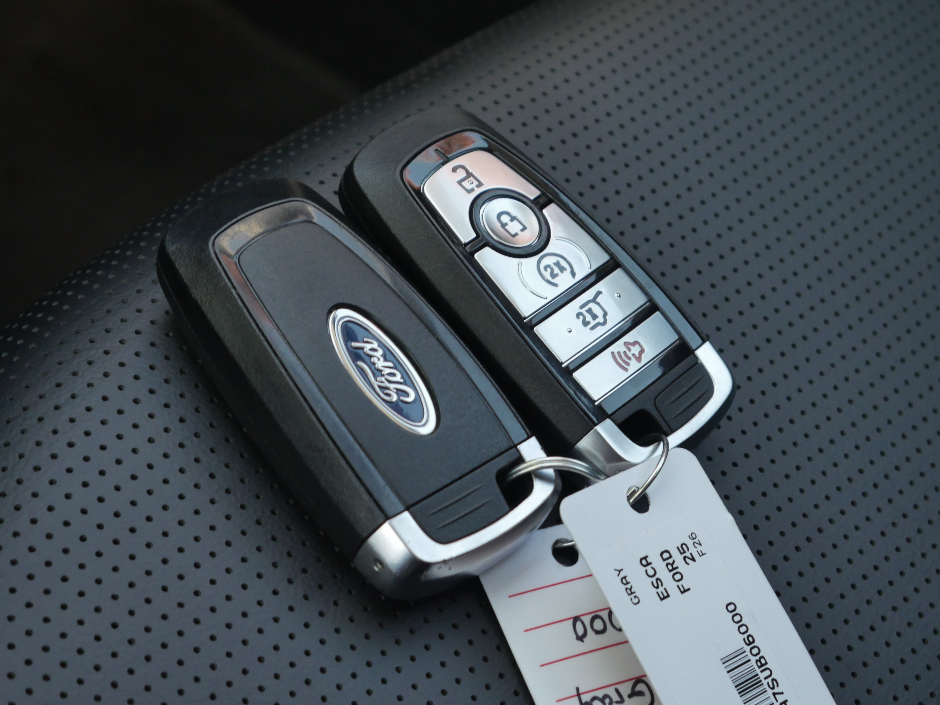 Certified 2025 Ford Escape Platinum AWD/4WD image 30
