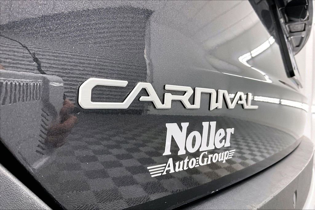 Used 2025 Kia Carnival LXS image 10