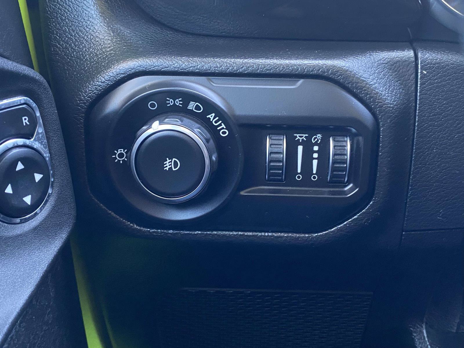 Used 2021 Jeep Wrangler Unlimited Rubicon AWD/4WD image 19