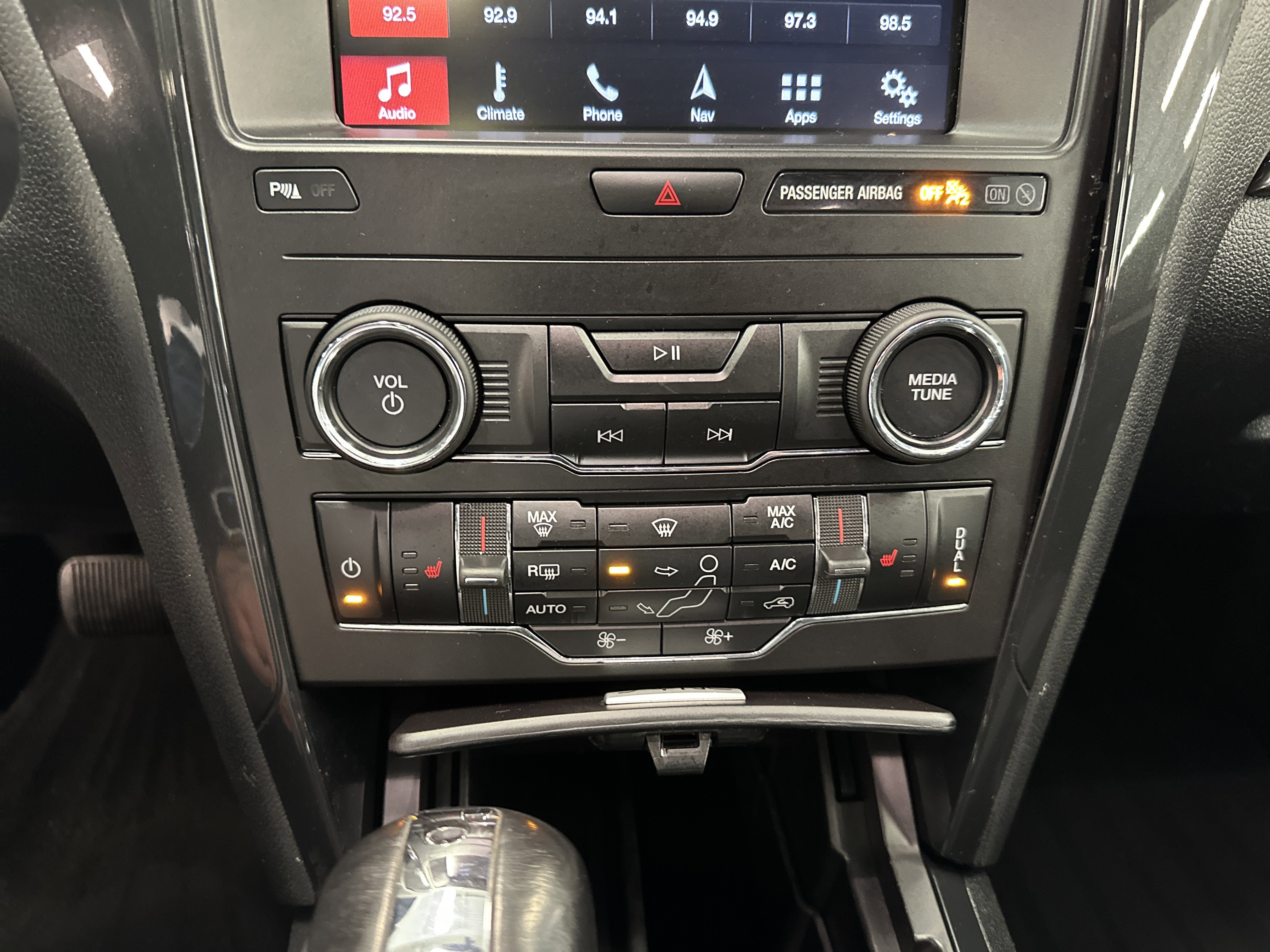 Certified 2019 Ford Explorer XLT w/ Equipment Group 202A image 33