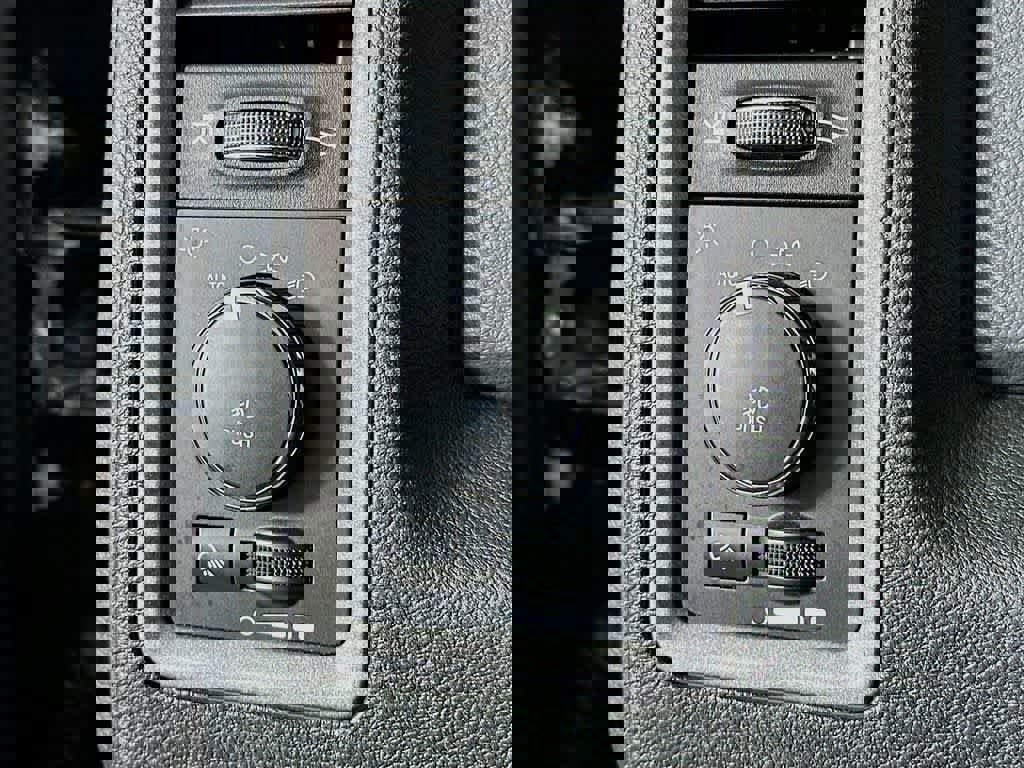 Used 2018 RAM 1500 Express w/ Express Value Package image 26