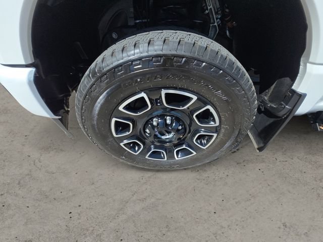 Certified 2025 Ford F350 Platinum w/ FX4 Off-Road Package AWD/4WD image 14