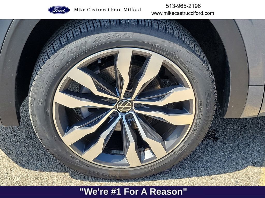 Used 2023 Volkswagen Atlas Cross Sport SEL Premium R-Line AWD/4WD image 9
