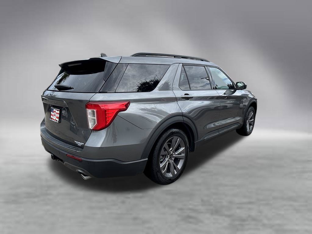 Certified 2023 Ford Explorer XLT w/ Equipment Group 202A RWD image 4