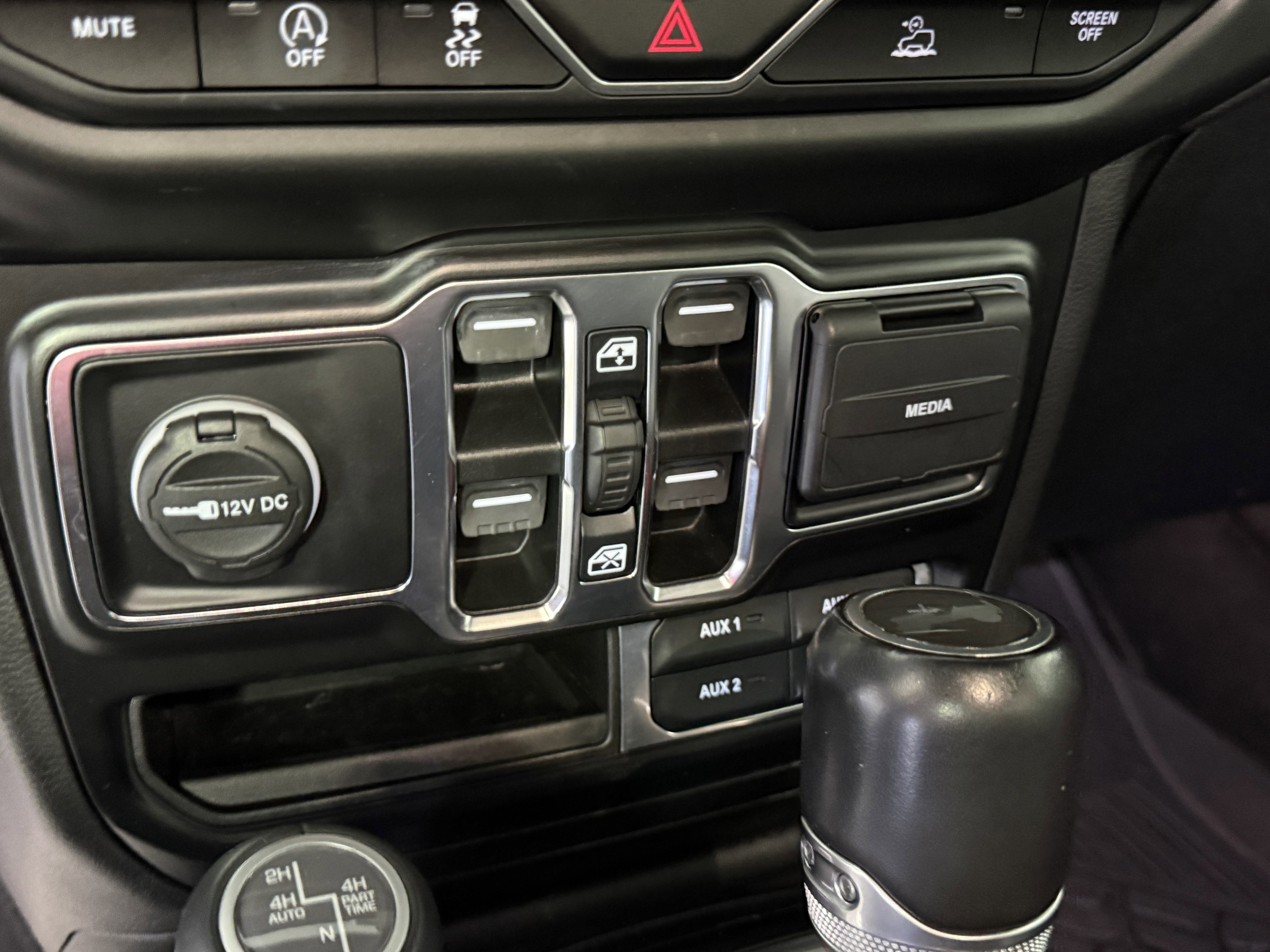 Used 2022 Jeep Wrangler Unlimited Sahara image 17