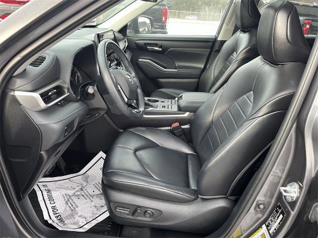 Used 2021 Toyota Highlander XLE image 14