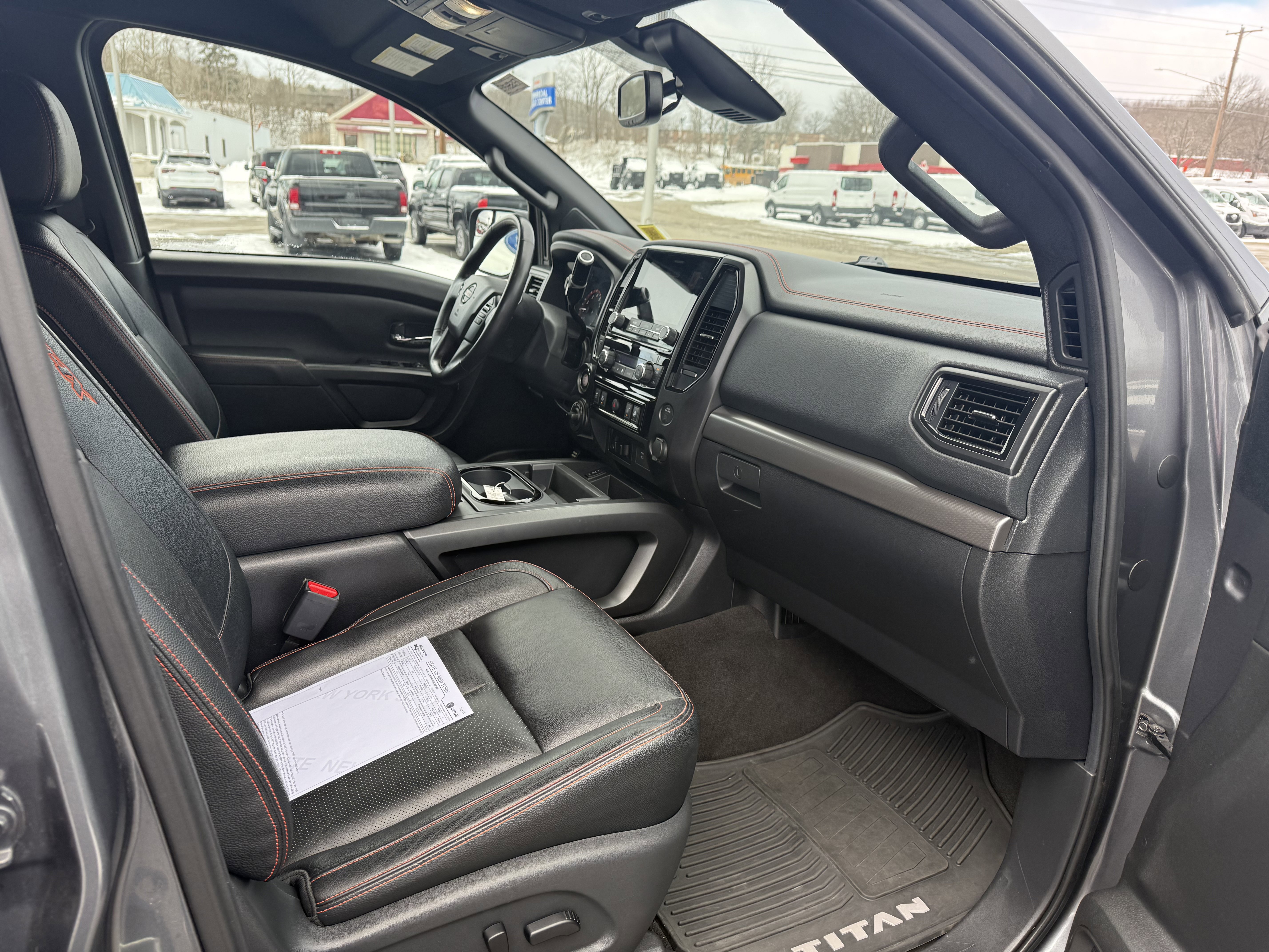 Used 2020 Nissan Titan PRO-4X w/ Pro-4x Convenience Package image 11