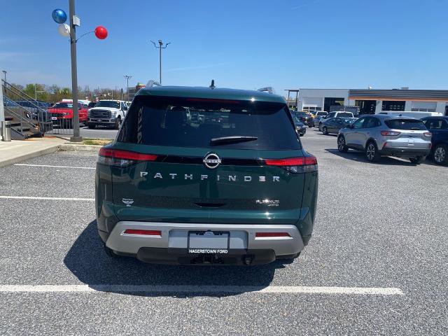 Used 2024 Nissan Pathfinder Platinum w/ Cargo Package AWD/4WD image 7