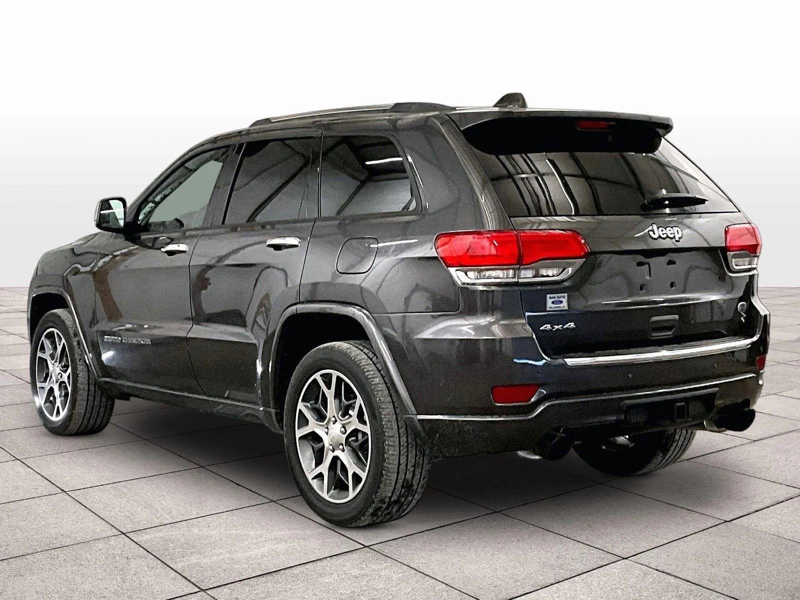 Used 2019 Jeep Grand Cherokee Overland AWD/4WD image 10