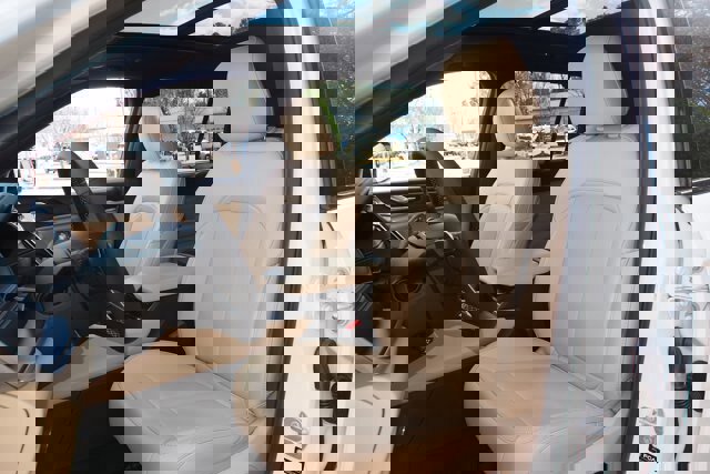 Used 2025 Jeep Grand Cherokee L Limited w/ Luxury Tech Group II image 19