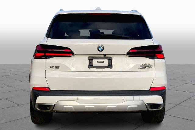 Used 2024 BMW X5 sDrive40i w/ Parking Assistance Package image 4
