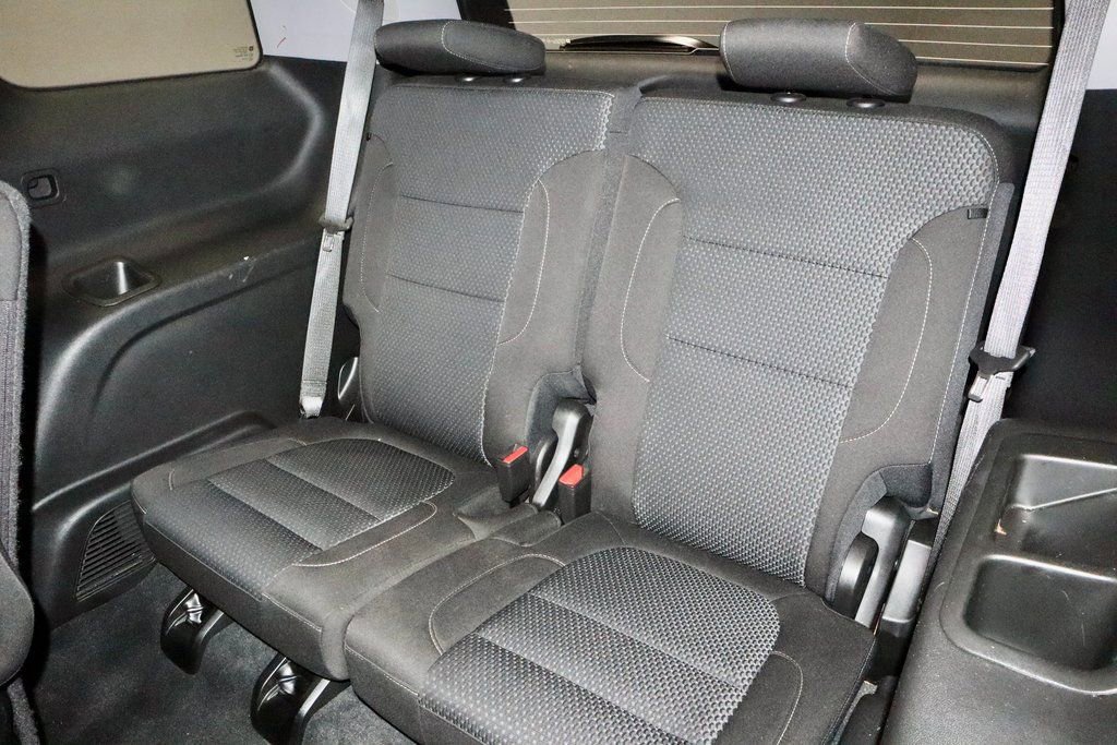 Used 2023 GMC Acadia SLE image 22