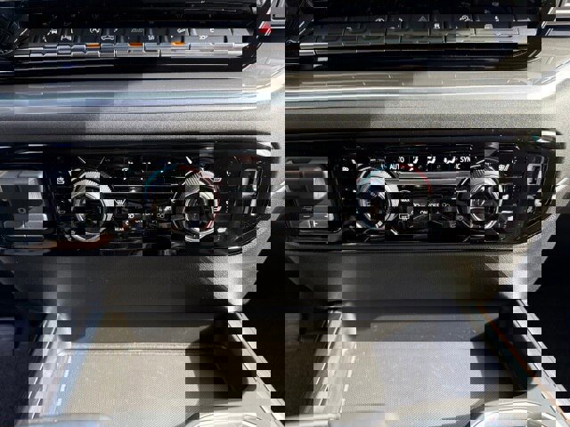 Used 2025 Chevrolet Silverado 1500 High Country w/ Z71 Off-Road Package image 32