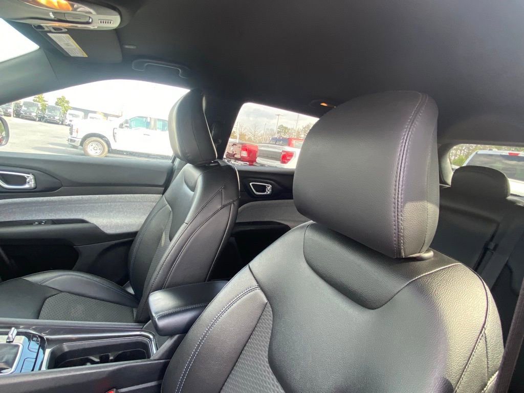 Used 2024 Jeep Compass Latitude image 20