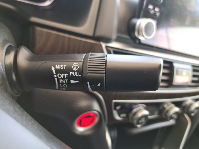 Used 2018 Honda Accord EX-L image 19
