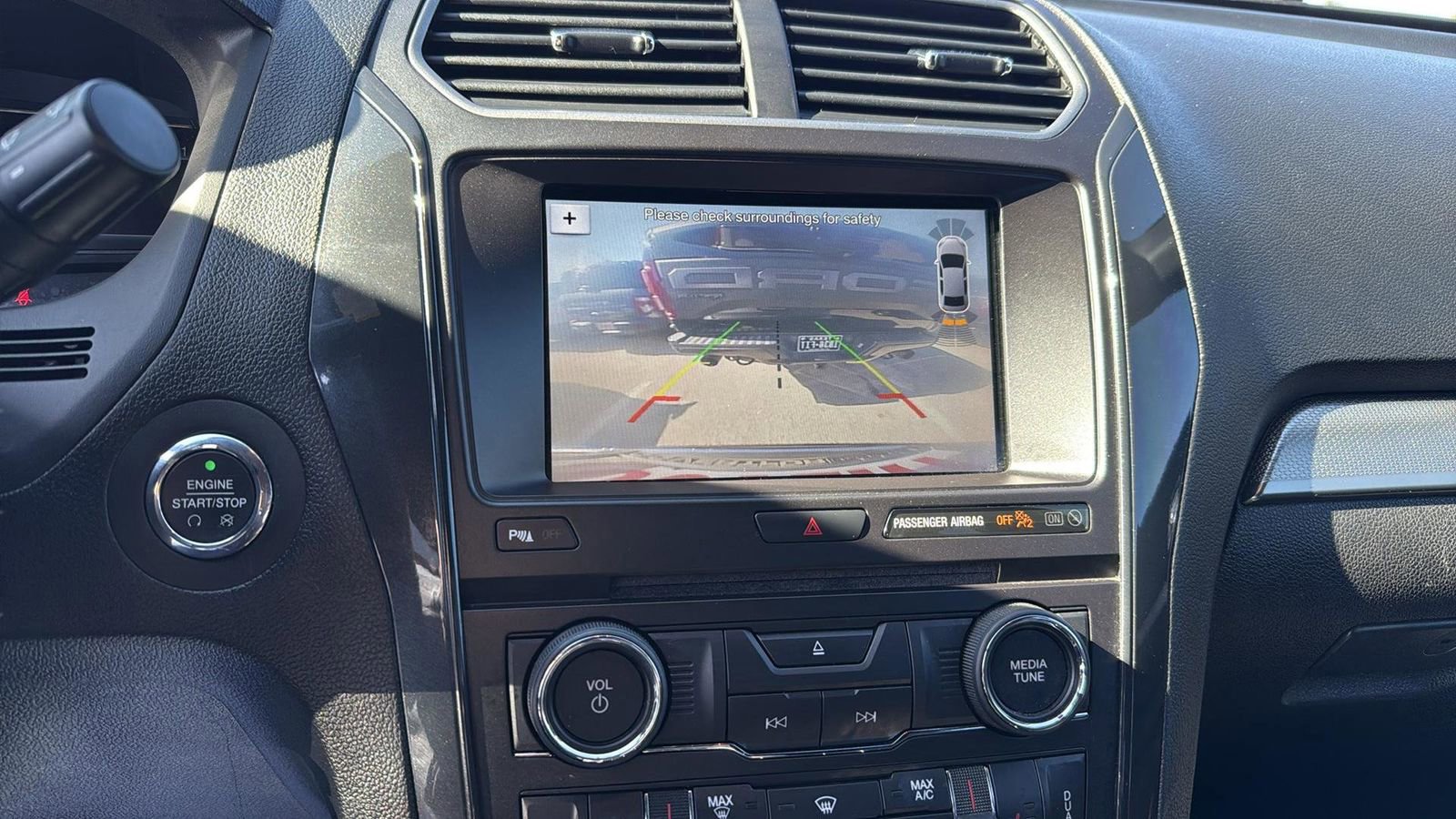 Certified 2018 Ford Explorer XLT w/ Equipment Group 202A image 19