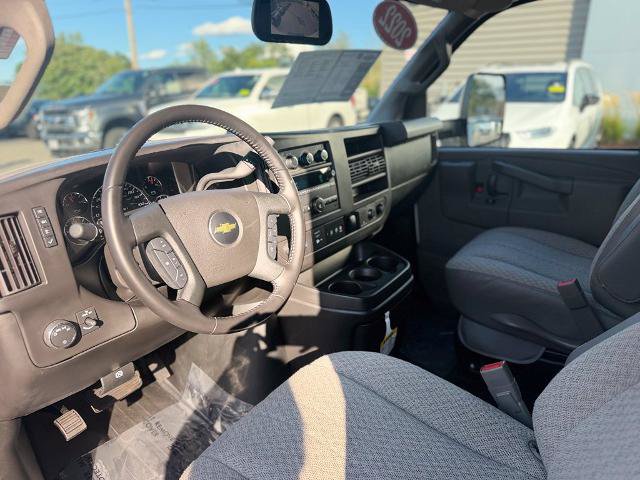 Used 2022 Chevrolet Express 3500 w/ Power Convenience Package RWD image 15