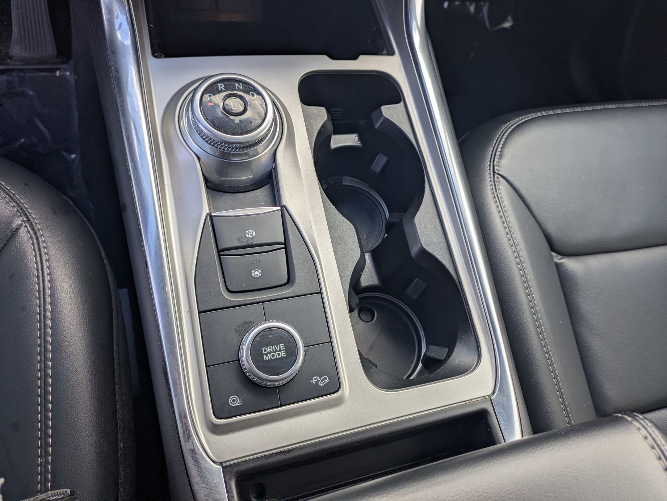 Certified 2022 Ford Explorer XLT w/ Equipment Group 202A image 21