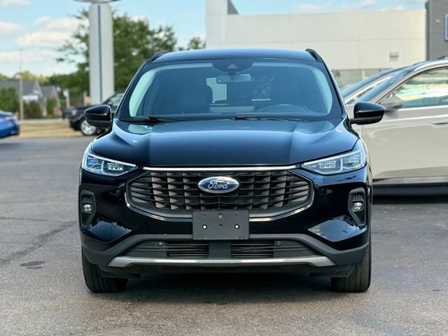 Certified 2025 Ford Escape Platinum AWD/4WD image 25