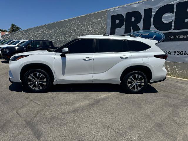 Used 2025 Toyota Highlander XLE FWD image 10