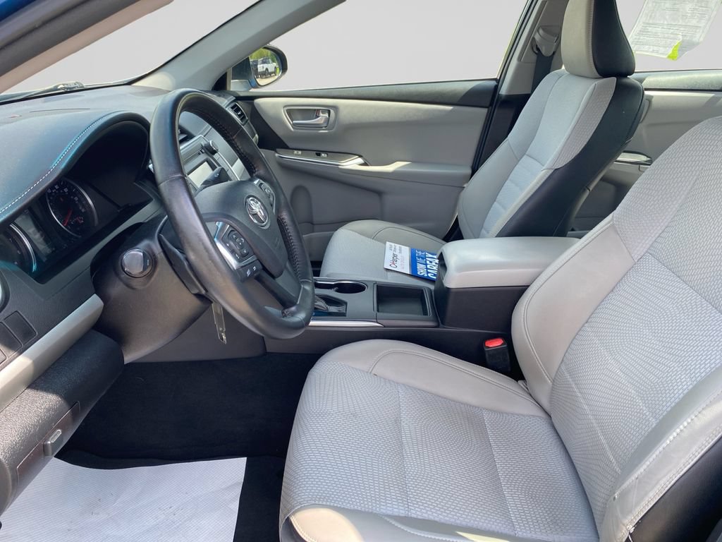 Used 2017 Toyota Camry SE FWD image 21