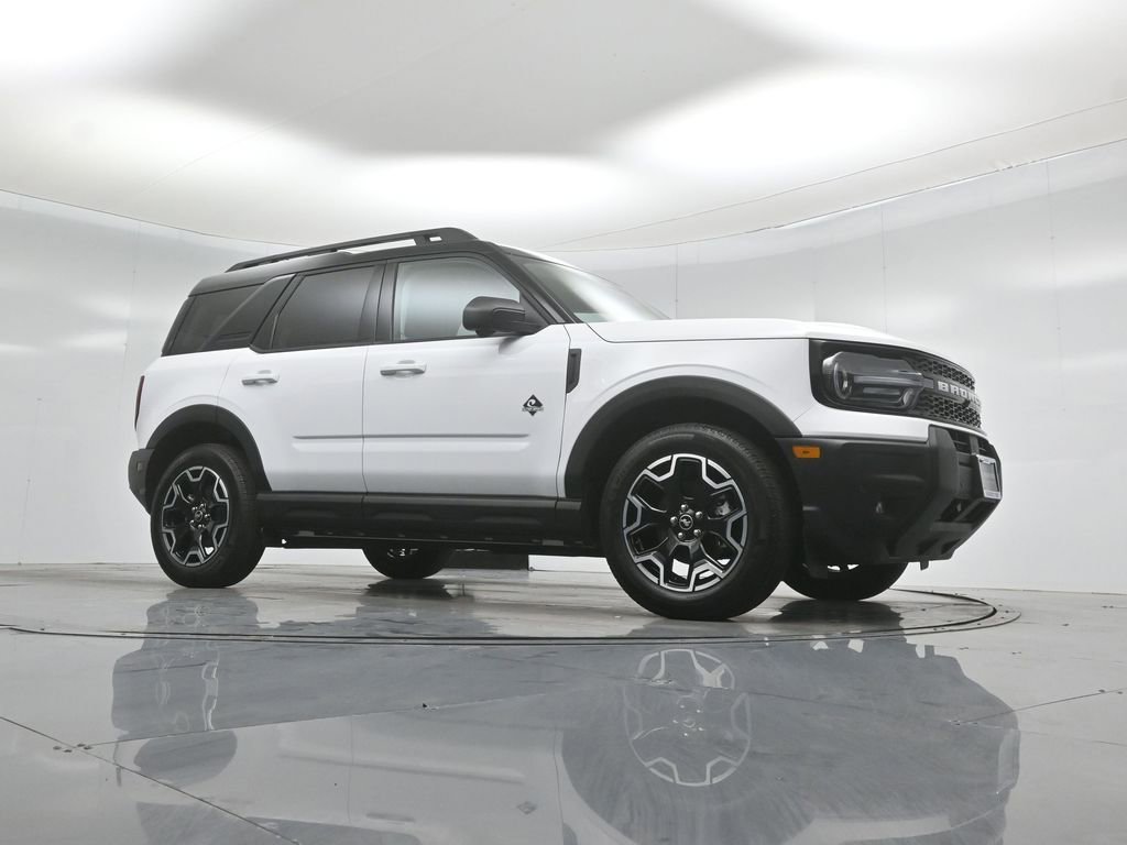 Certified 2025 Ford Bronco Sport Outer Banks w/ Outer Banks Tech Package+ AWD/4WD image 4