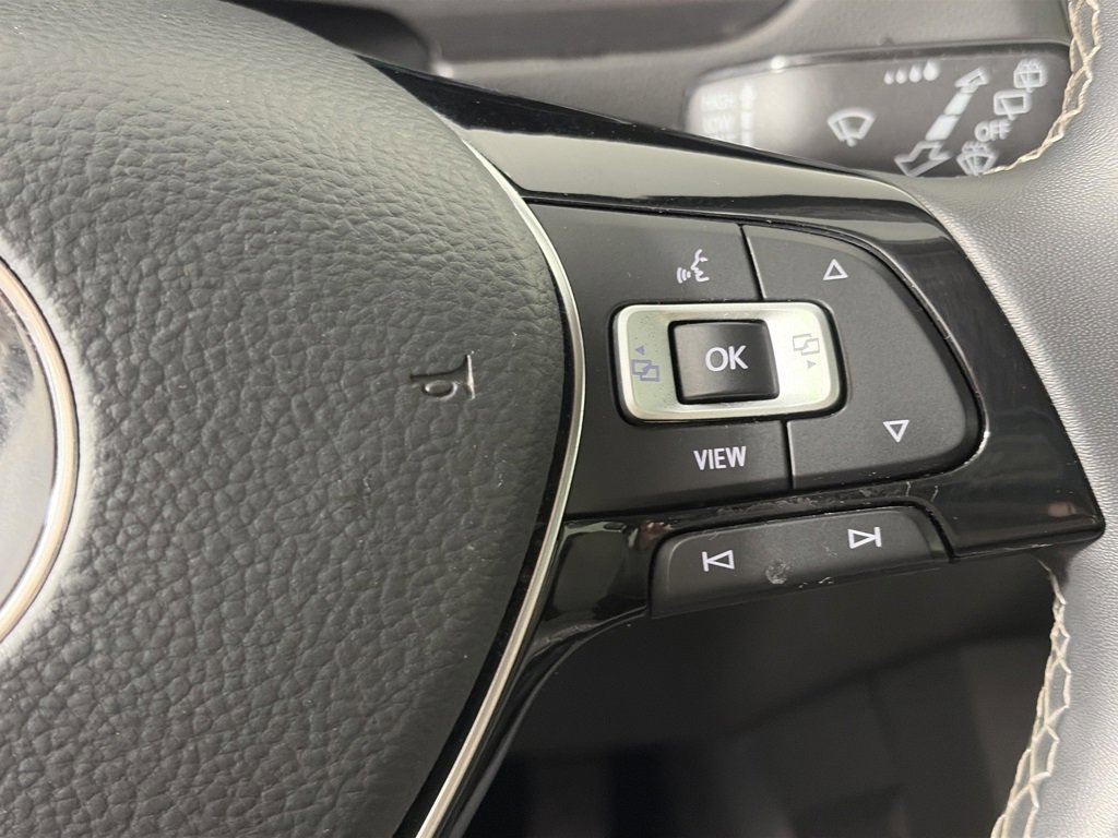 Used 2021 Volkswagen Tiguan SE image 18