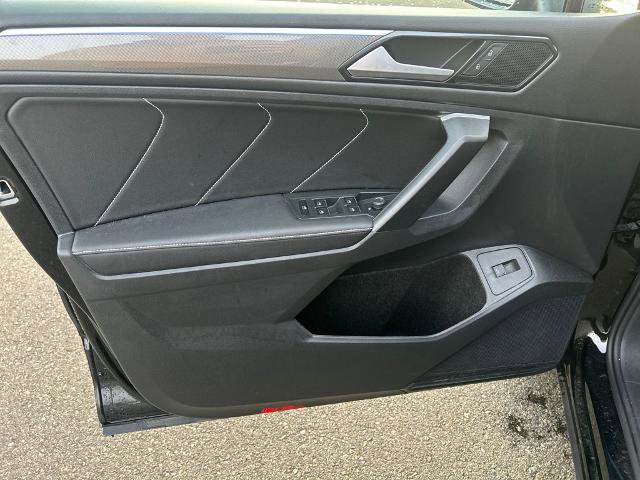 Used 2024 Volkswagen Tiguan SE R-Line image 13