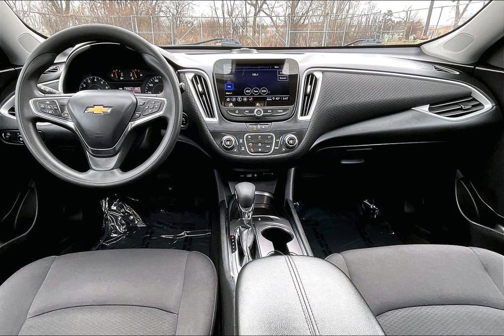 Used 2023 Chevrolet Malibu LT FWD image 14
