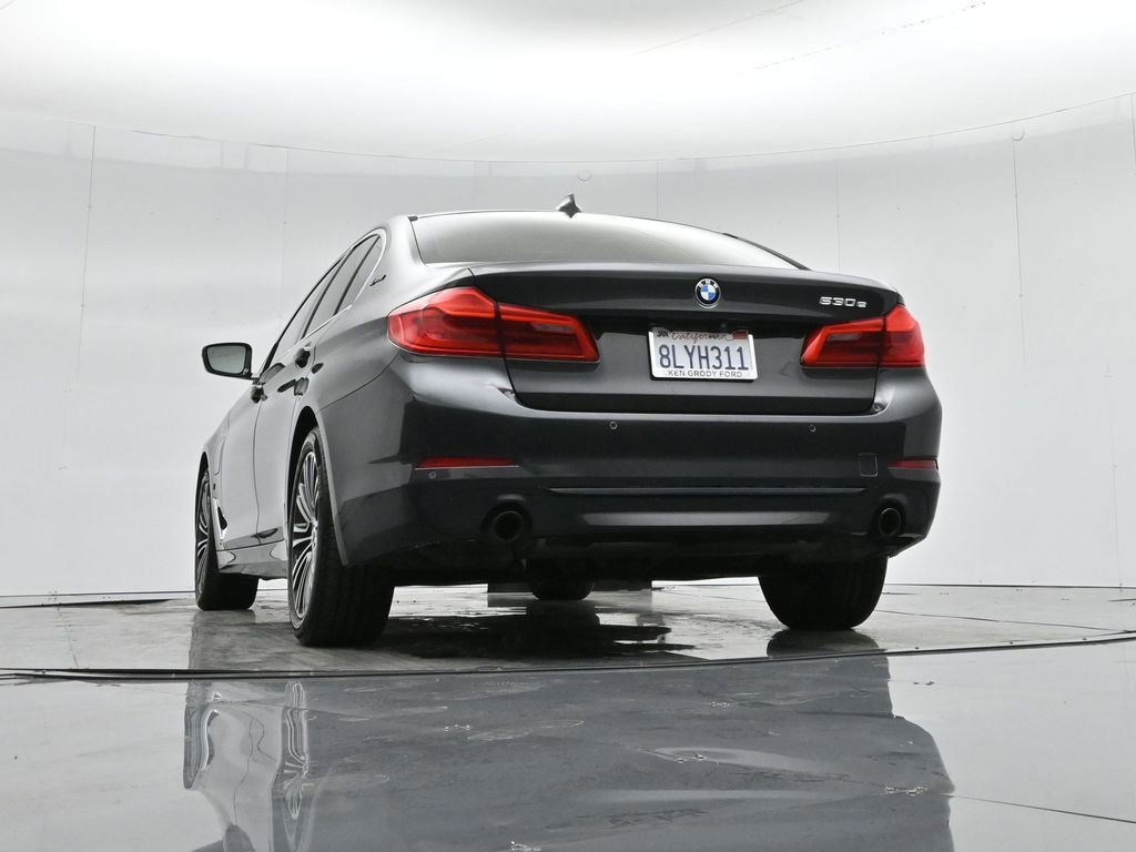 Used 2019 BMW 530e w/ Convenience Package image 55