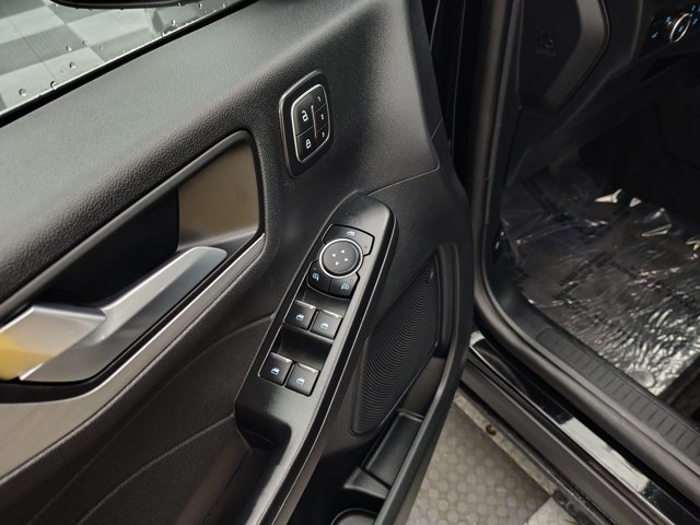 Certified 2025 Ford Escape Platinum AWD/4WD image 21