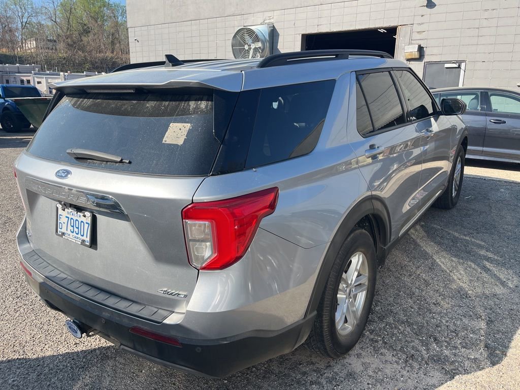 Certified 2022 Ford Explorer XLT w/ Equipment Group 202A image 6