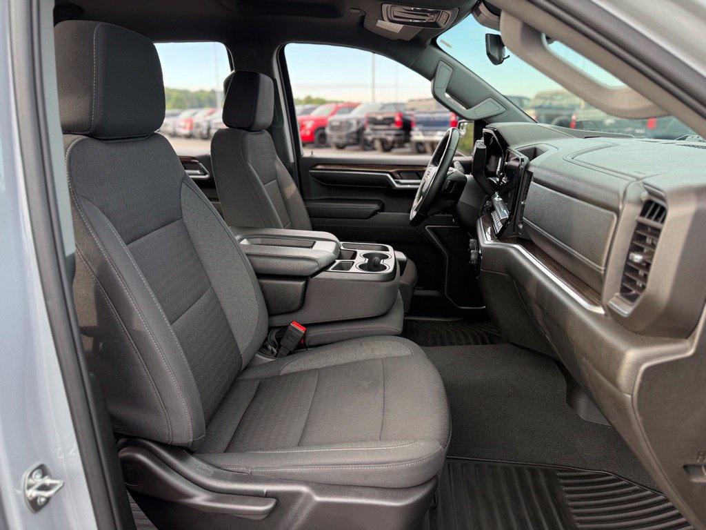 Used 2024 Chevrolet Silverado 1500 LT AWD/4WD image 15