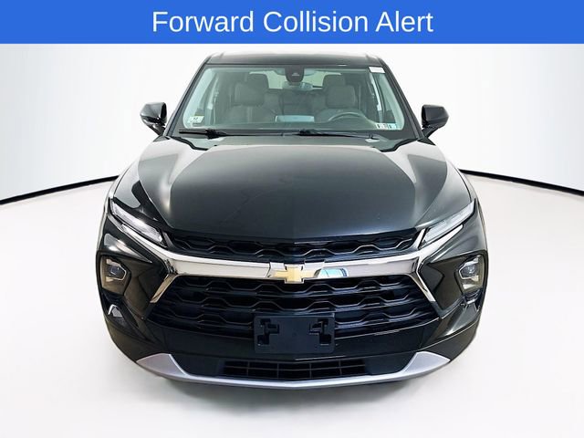 Used 2025 Chevrolet Blazer LT AWD/4WD image 2
