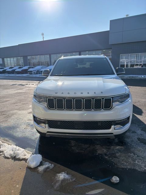 Used 2023 Jeep Wagoneer Series III w/ Preferred Equipment Group image 5