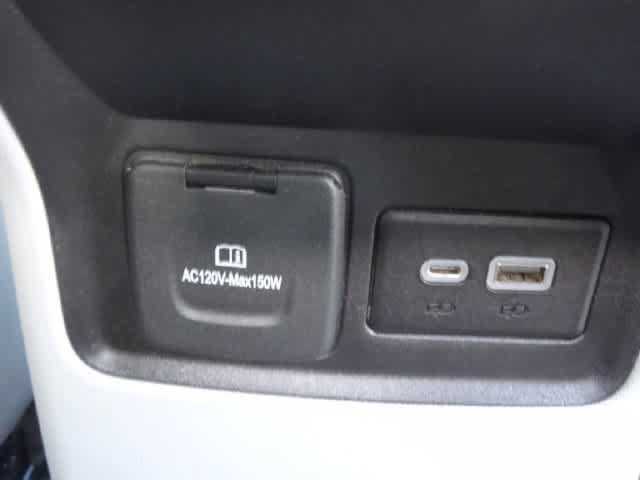 Used 2023 GMC Acadia SLE w/ Driver Convenience Package FWD image 11