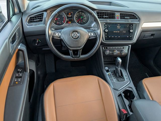 Used 2019 Volkswagen Tiguan SE w/ Panoramic Sunroof Package image 11