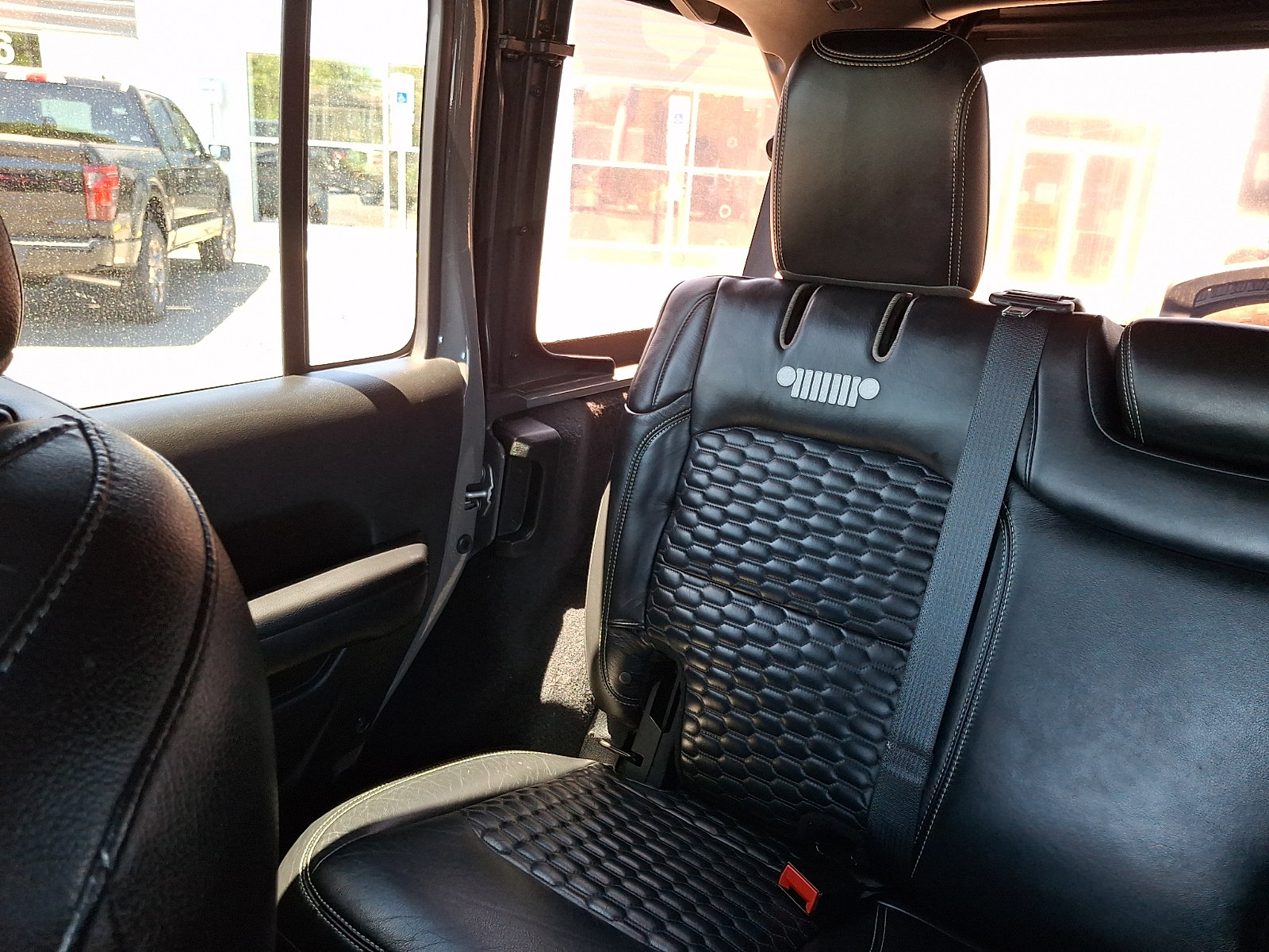 Used 2021 Jeep Wrangler Unlimited Sport AWD/4WD image 18