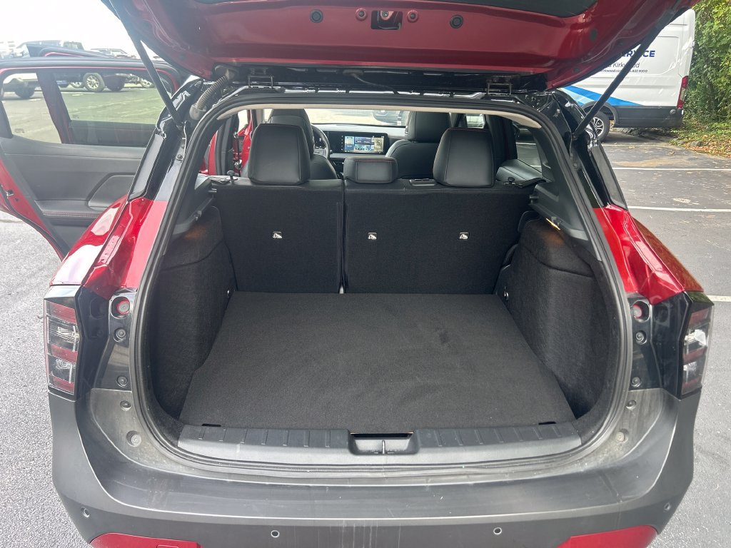 Used 2025 Nissan Kicks SR w/ SR Premium Package AWD/4WD image 27