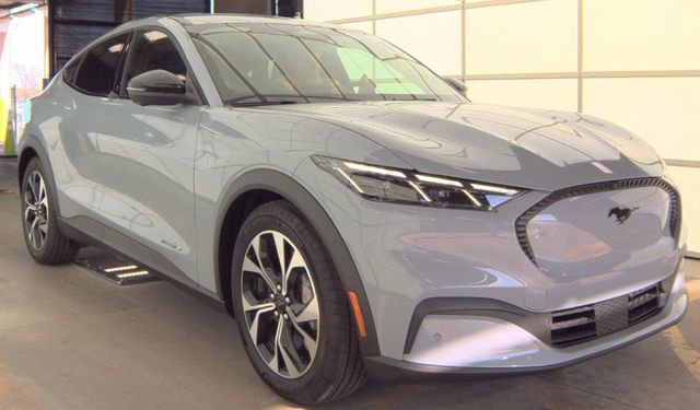 Certified 2025 Ford Mustang Mach-E Select RWD image 3